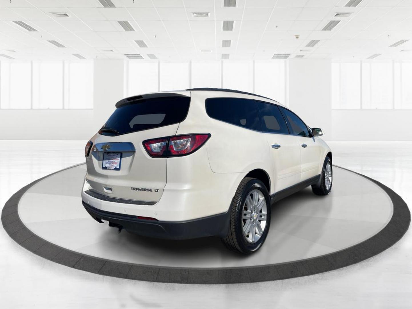 2015 Chevrolet Traverse LT (1GNKVGKD0FJ) with an Other engine, located at 1230 East Main St, Xenia, OH, 45385, (937) 908-9800, 39.688026, -83.910172 - 2015 Chevrolet Traverse LT - Photo#2