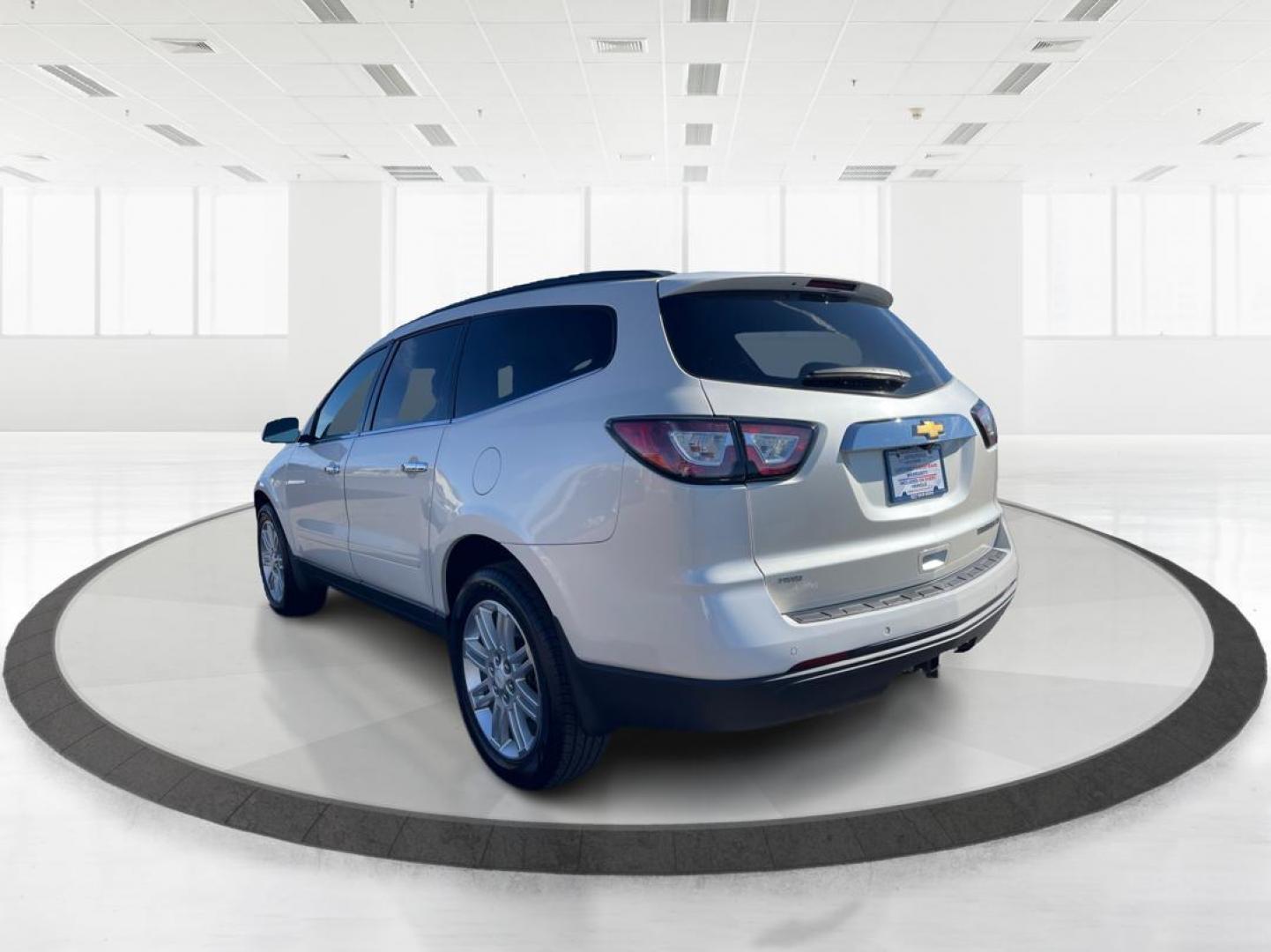 2015 Chevrolet Traverse LT (1GNKVGKD0FJ) with an Other engine, located at 1230 East Main St, Xenia, OH, 45385, (937) 908-9800, 39.688026, -83.910172 - 2015 Chevrolet Traverse LT - Photo#4