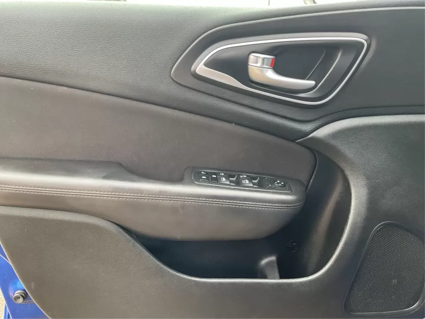 2015 Chrysler 200 Limited (1C3CCCAB1FN) with an Other engine, located at 880 E. National Road, Vandalia, OH, 45377, (937) 908-9800, 39.891918, -84.183594 - **Explore the Open Road with Comfort and Style in a 2015 Chrysler 200 Limited** <br /> <br /> Are you ready to elevate your daily commutes or weekend getaways? This 2015 Chrysler 200 Limited, available at Advantage Car and Credit in Fairborn, OH, is the perfect sedan for both city driving and long t - Photo#18