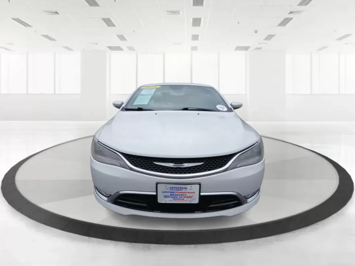2015 Chrysler 200 C AWD (1C3CCCEG3FN) with an 3.6L V6 DOHC 24V FFV engine, 9-Speed Automatic transmission, located at 1184 Kauffman Ave, Fairborn, OH, 45324, (937) 908-9800, 39.807072, -84.030914 - 2015 Chrysler 200 C AWD - Photo#6