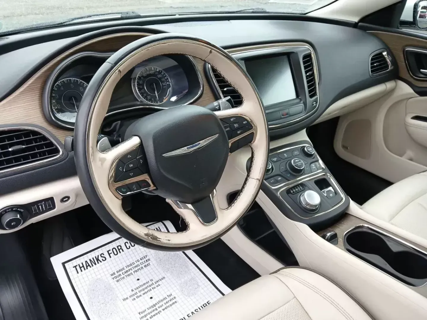 2015 Chrysler 200 C AWD (1C3CCCEG3FN) with an 3.6L V6 DOHC 24V FFV engine, 9-Speed Automatic transmission, located at 1184 Kauffman Ave, Fairborn, OH, 45324, (937) 908-9800, 39.807072, -84.030914 - 2015 Chrysler 200 C AWD - Photo#8