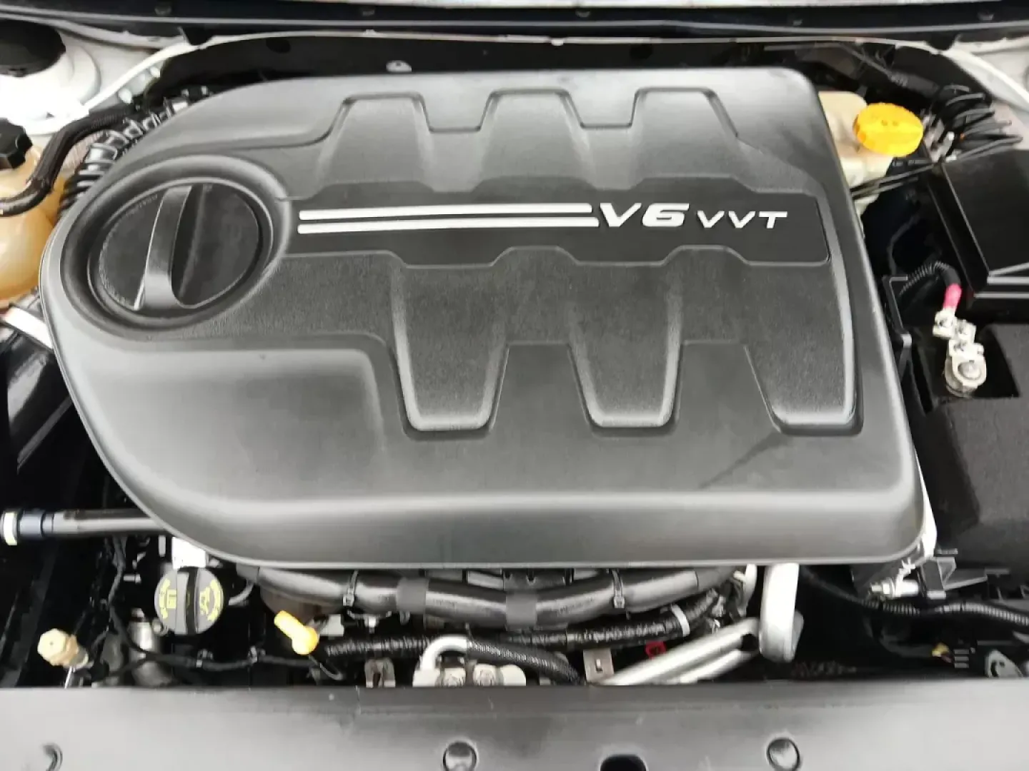 2015 Chrysler 200 C AWD (1C3CCCEG3FN) with an 3.6L V6 DOHC 24V FFV engine, 9-Speed Automatic transmission, located at 1184 Kauffman Ave, Fairborn, OH, 45324, (937) 908-9800, 39.807072, -84.030914 - 2015 Chrysler 200 C AWD - Photo#10