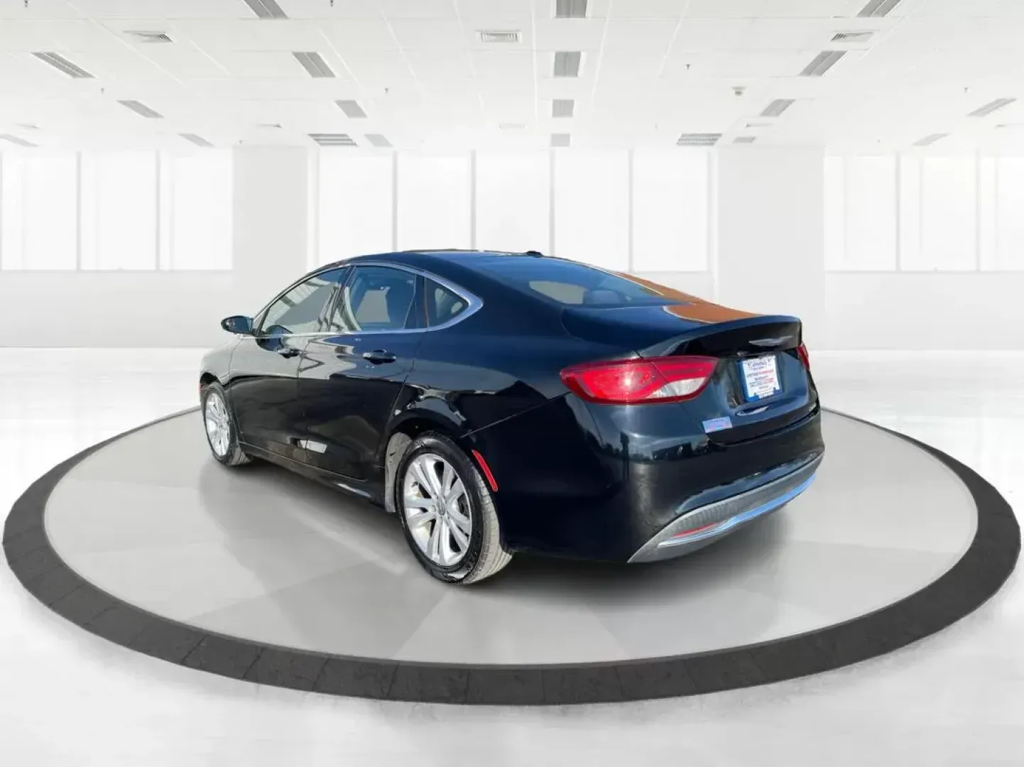 2015 Chrysler 200 Limited (1C3CCCAB8FN) with an Other engine, located at 1184 Kauffman Ave, Fairborn, OH, 45324, (937) 908-9800, 39.807072, -84.030914 - 2015 Chrysler 200 Limited - Photo#4