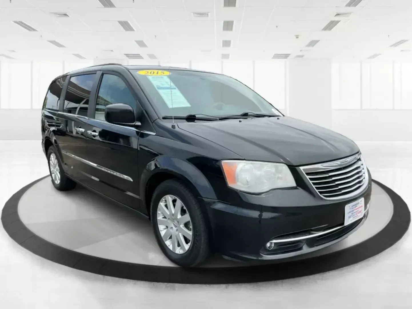 2015 Chrysler Town and Country Touring (2C4RC1BG2FR) with an 3.6L V-6 DOHC engine, located at 4508 South Dixie Dr, Moraine, OH, 45439, (937) 908-9800, 39.689976, -84.218452 - 2015 Chrysler Town and Country Touring - Photo#0