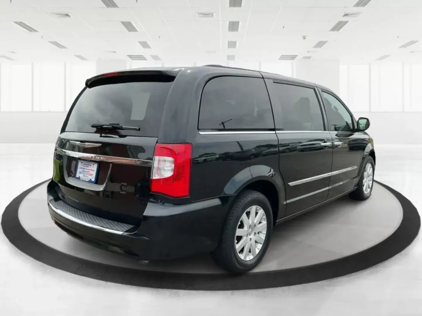 2015 Chrysler Town and Country Touring (2C4RC1BG2FR) with an 3.6L V-6 DOHC engine, located at 4508 South Dixie Dr, Moraine, OH, 45439, (937) 908-9800, 39.689976, -84.218452 - 2015 Chrysler Town and Country Touring - Photo#1