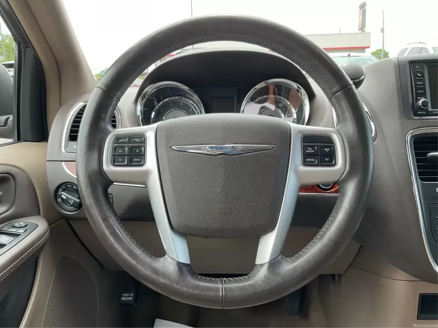 2015 Chrysler Town and Country Touring (2C4RC1BG2FR) with an 3.6L V-6 DOHC engine, located at 4508 South Dixie Dr, Moraine, OH, 45439, (937) 908-9800, 39.689976, -84.218452 - 2015 Chrysler Town and Country Touring - Photo#15