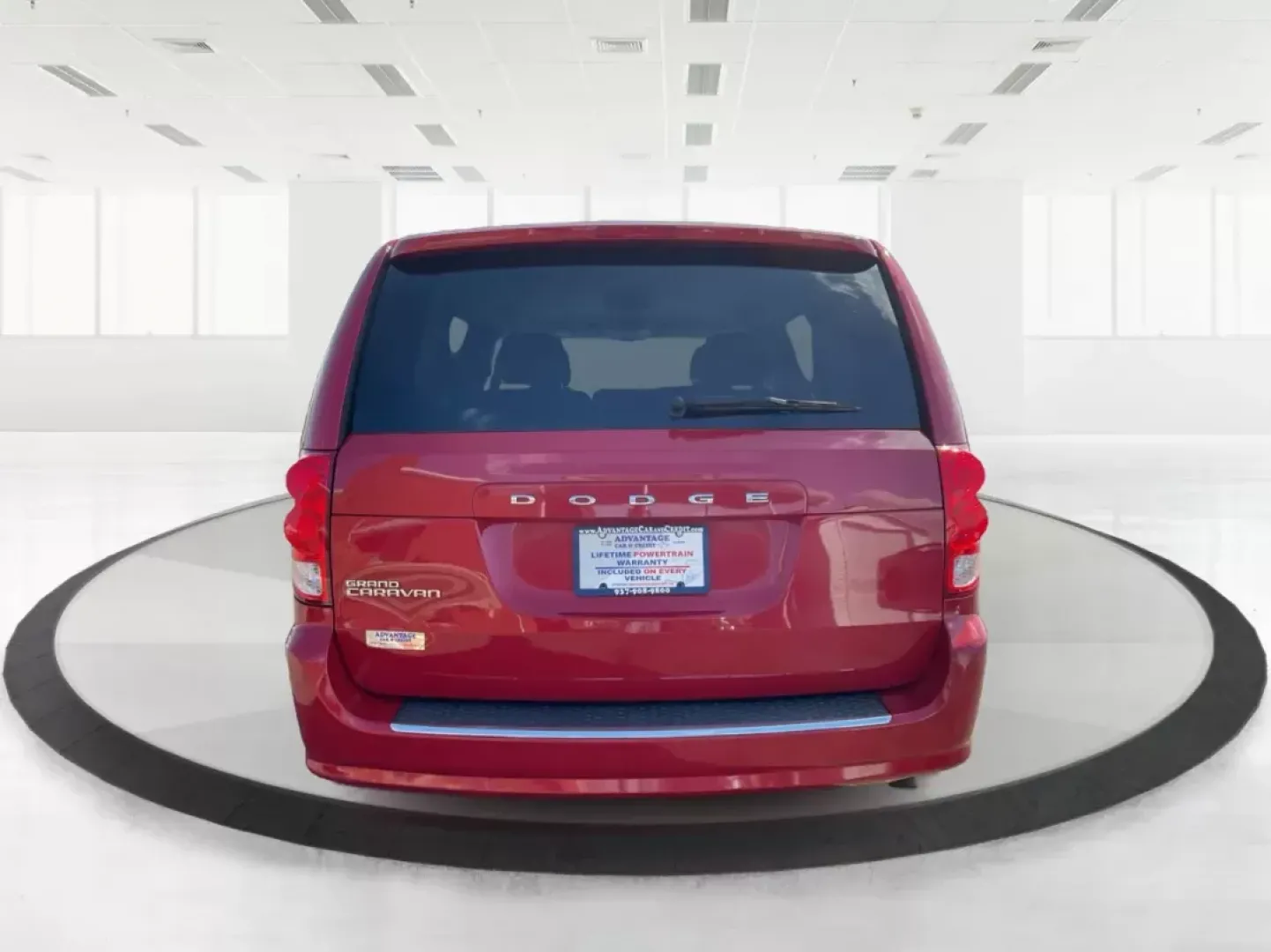 2015 Dodge Grand Caravan SE (2C4RDGBG9FR) with an 3.6L V-6 DOHC engine, located at 401 Woodman Dr, Riverside, OH, 45431, (937) 908-9800, 39.760899, -84.123421 - **Explore Life's Journeys with the 2015 Dodge Grand Caravan SE at Advantage Car and Credit!**<br /> <br /> Are you ready to elevate your family adventures, weekend getaways, or daily commutes? The 2015 Dodge Grand Caravan SE is your perfect companion, designed for versatility and comfort. Priced com - Photo#3