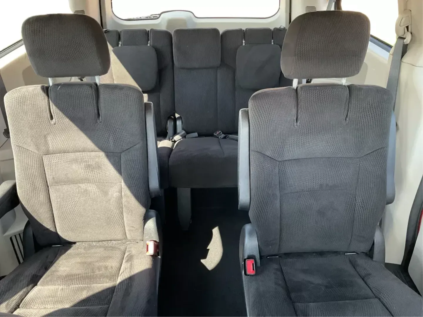 2015 Dodge Grand Caravan SE (2C4RDGBG9FR) with an 3.6L V-6 DOHC engine, located at 401 Woodman Dr, Riverside, OH, 45431, (937) 908-9800, 39.760899, -84.123421 - **Explore Life's Journeys with the 2015 Dodge Grand Caravan SE at Advantage Car and Credit!**<br /> <br /> Are you ready to elevate your family adventures, weekend getaways, or daily commutes? The 2015 Dodge Grand Caravan SE is your perfect companion, designed for versatility and comfort. Priced com - Photo#13