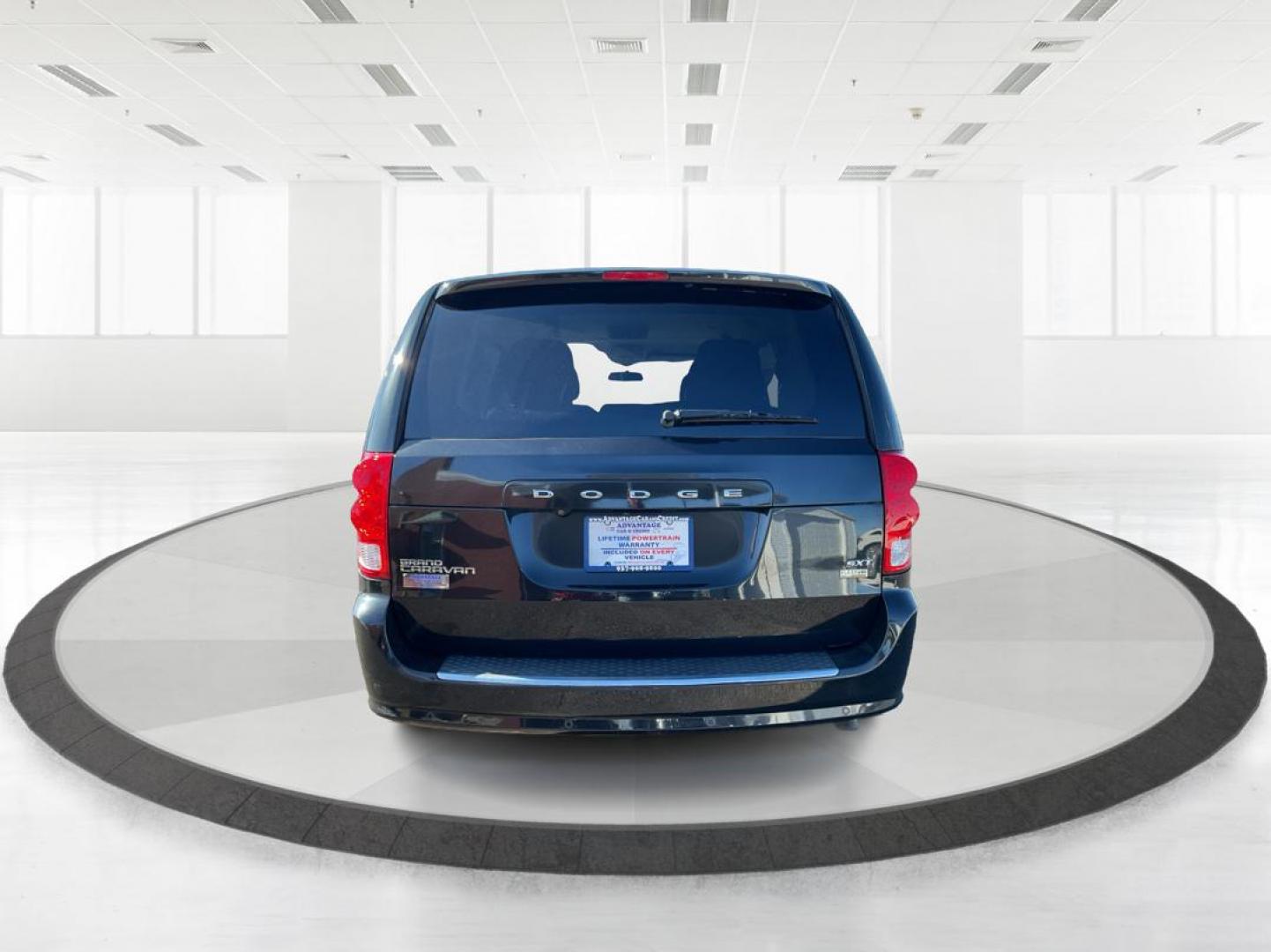 2015 Dodge Grand Caravan SXT (2C4RDGCG0FR) with an 3.6L V-6 DOHC engine, located at 8750 N County Rd 25A, Piqua, OH, 45356, (937) 908-9800, 40.164391, -84.232513 - 2015 Dodge Grand Caravan SXT - Photo#3
