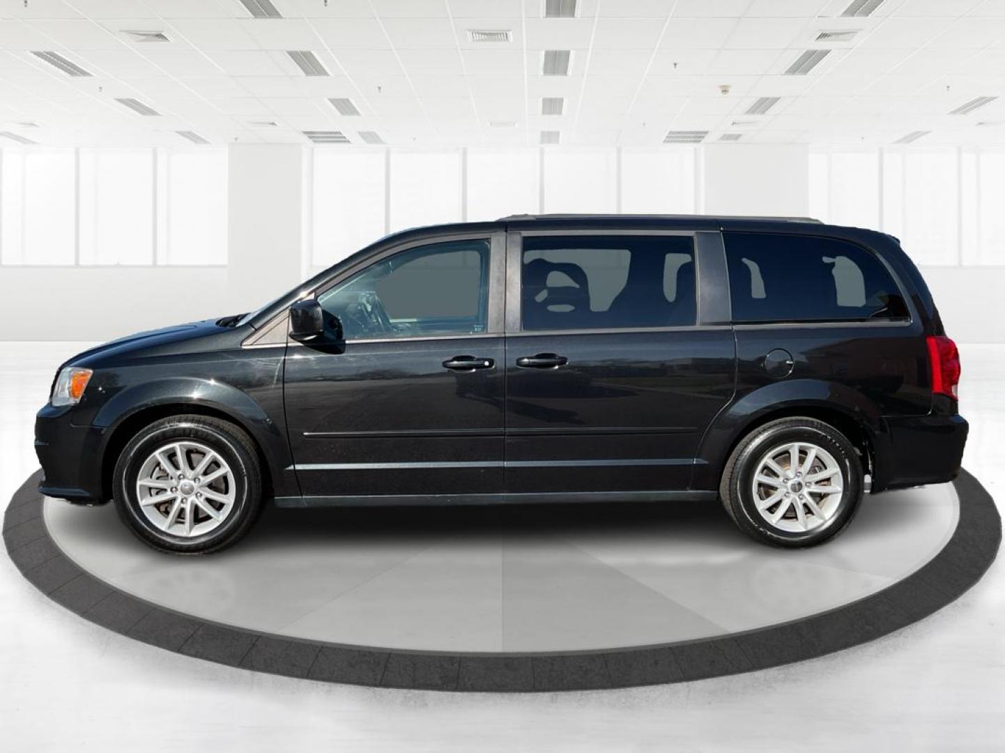 2015 Dodge Grand Caravan SXT (2C4RDGCG0FR) with an 3.6L V-6 DOHC engine, located at 8750 N County Rd 25A, Piqua, OH, 45356, (937) 908-9800, 40.164391, -84.232513 - 2015 Dodge Grand Caravan SXT - Photo#5