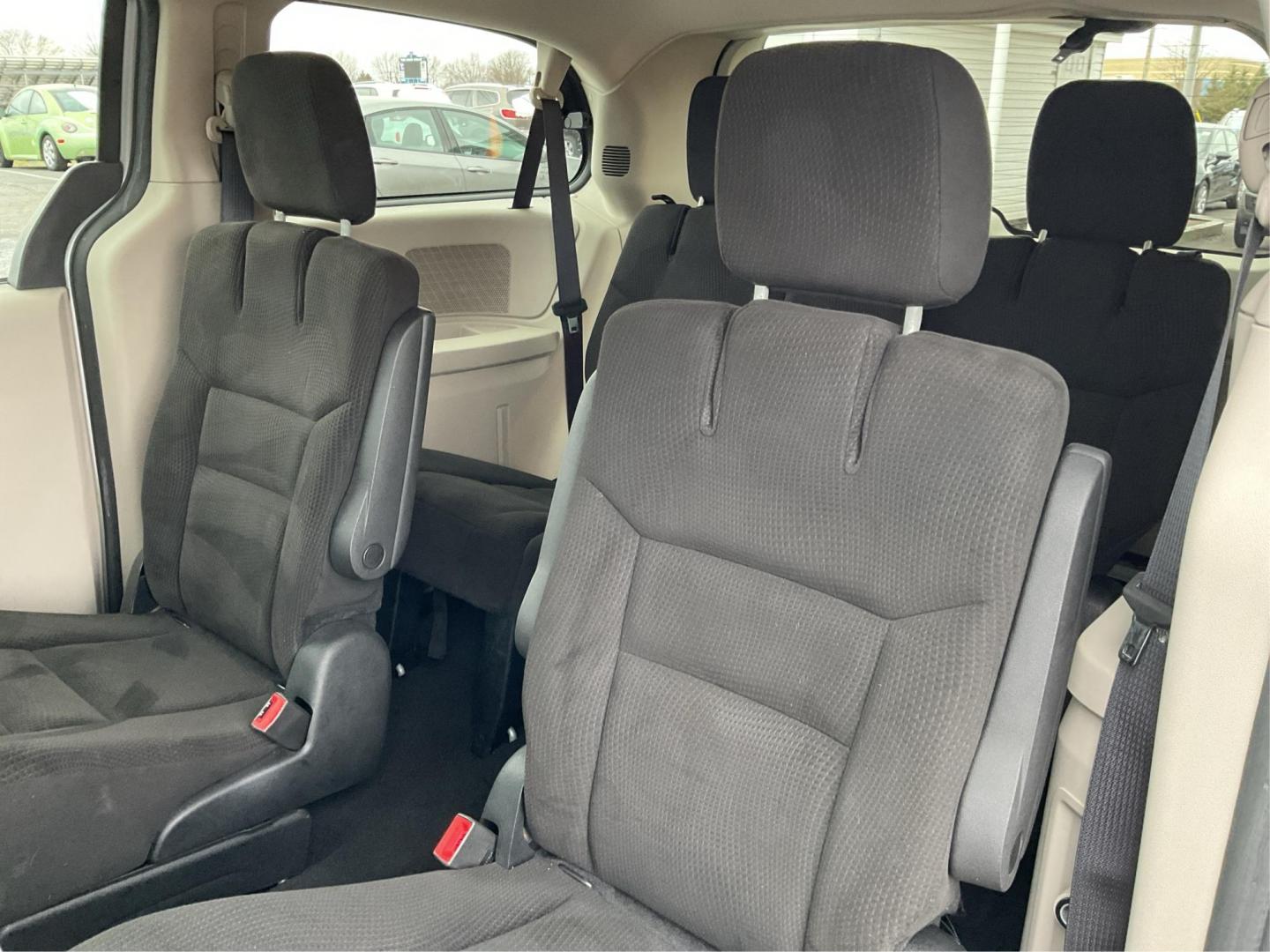 2015 Dodge Grand Caravan SE (2C4RDGBG9FR) with an Other engine, located at 1099 N County Rd 25A , Troy, OH, 45373, (937) 908-9800, 40.057079, -84.212883 - 2015 Dodge Grand Caravan SE - Photo#9