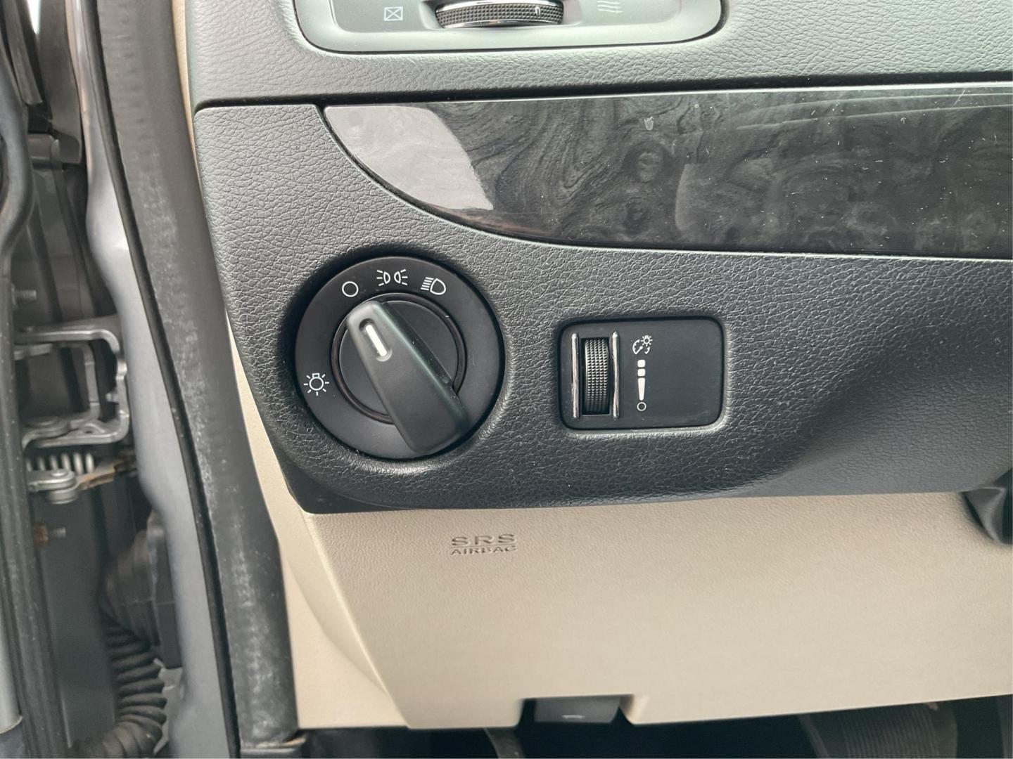 2015 Dodge Grand Caravan SE (2C4RDGBG9FR) with an Other engine, located at 1099 N County Rd 25A , Troy, OH, 45373, (937) 908-9800, 40.057079, -84.212883 - 2015 Dodge Grand Caravan SE - Photo#16