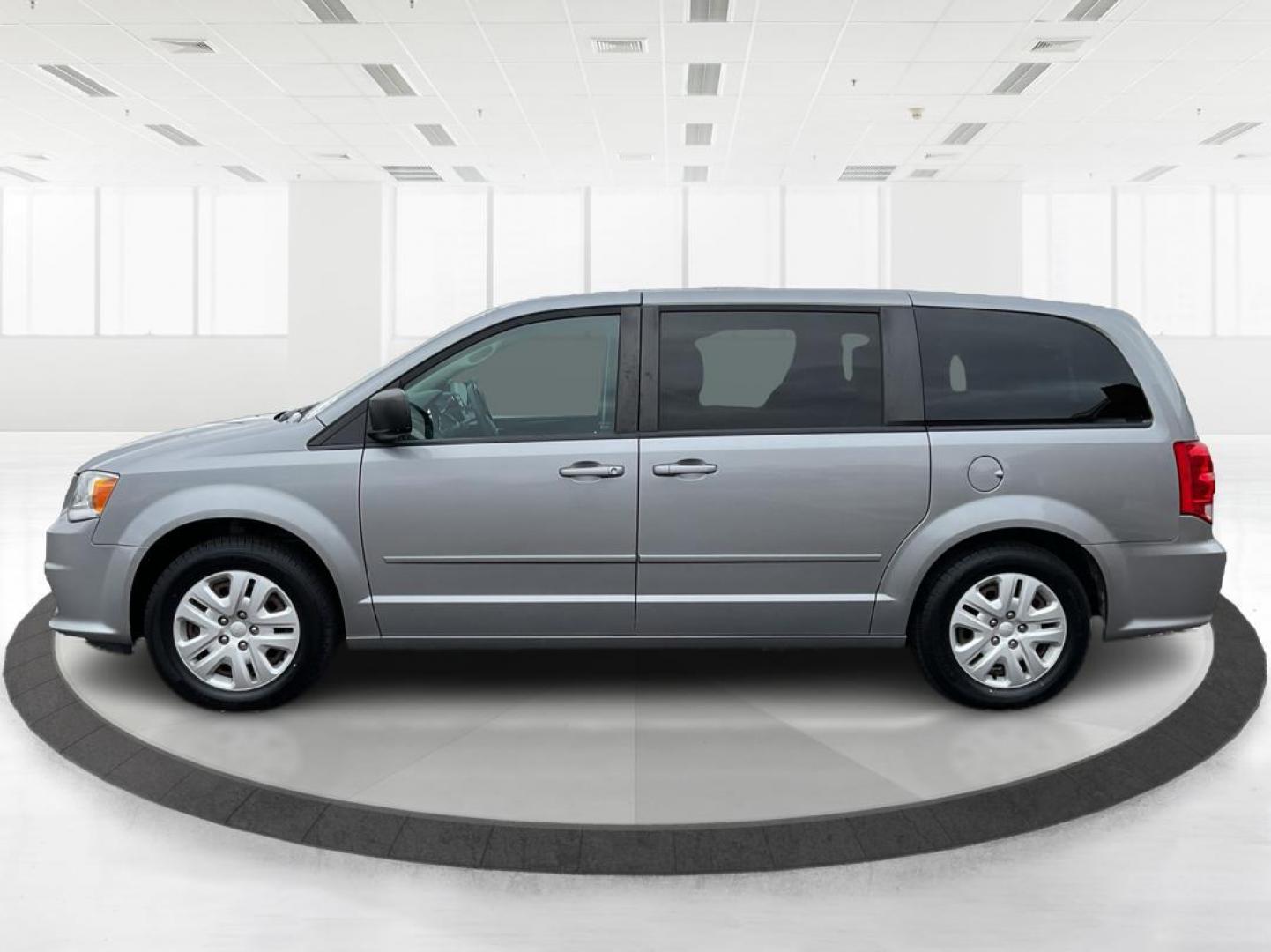 2015 Dodge Grand Caravan SE (2C4RDGBG9FR) with an Other engine, located at 1099 N County Rd 25A , Troy, OH, 45373, (937) 908-9800, 40.057079, -84.212883 - 2015 Dodge Grand Caravan SE - Photo#5