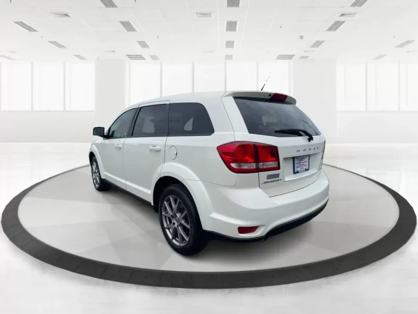 2015 Dodge Journey R/T (3C4PDDEG0FT) with an 3.6L V-6 DOHC engine, located at 1184 Kauffman Ave, Fairborn, OH, 45324, (937) 908-9800, 39.807072, -84.030914 - 2015 Dodge Journey R/T - Photo#4