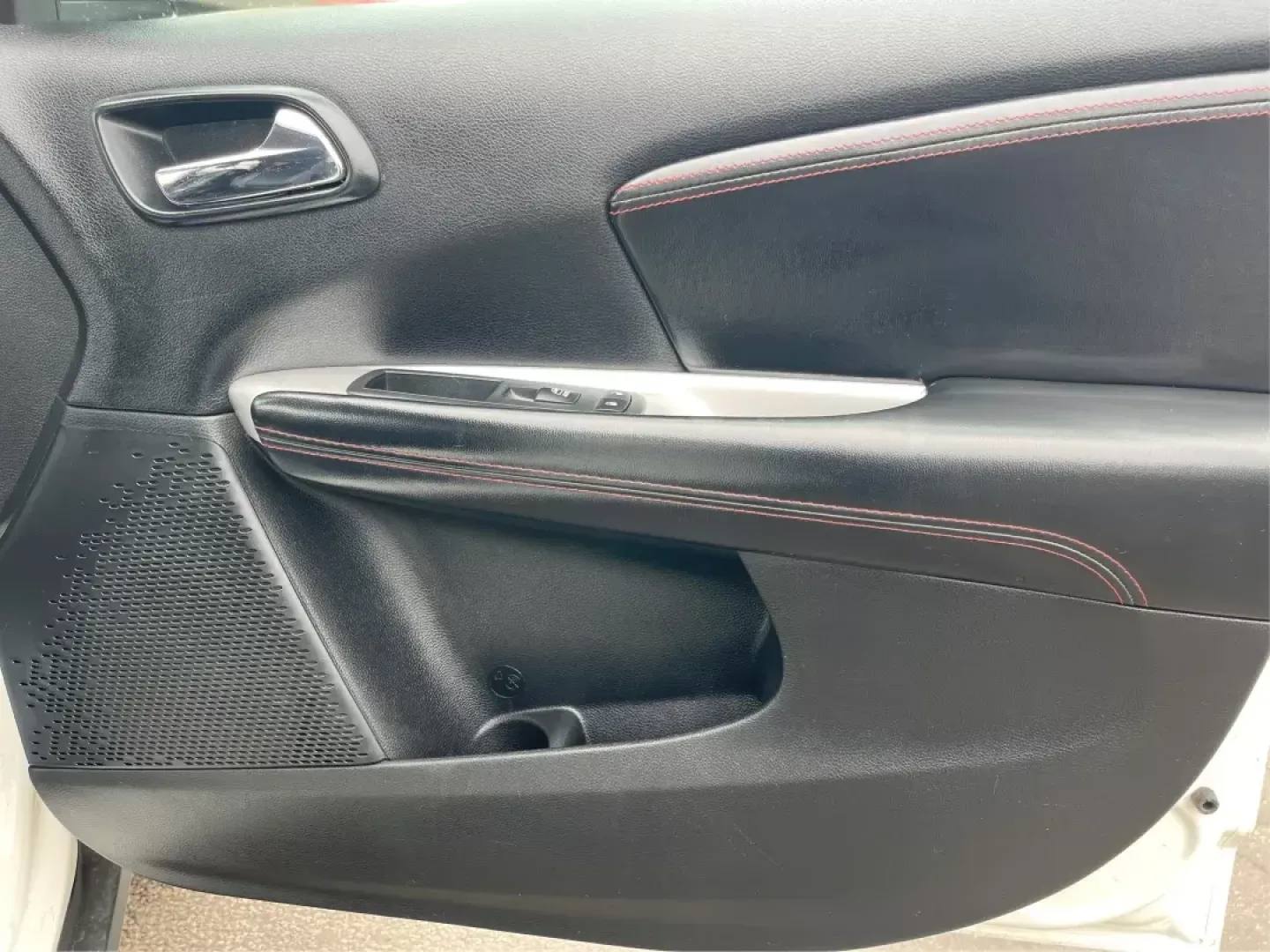 2015 Dodge Journey R/T (3C4PDDEG0FT) with an 3.6L V-6 DOHC engine, located at 1184 Kauffman Ave, Fairborn, OH, 45324, (937) 908-9800, 39.807072, -84.030914 - 2015 Dodge Journey R/T - Photo#18