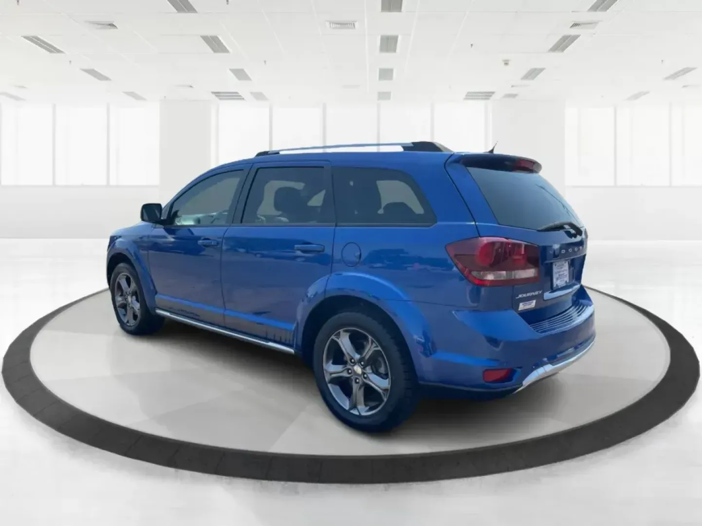 2015 Dodge Journey Crossroad (3C4PDCGB1FT) with an Other engine, located at 1230 East Main St, Xenia, OH, 45385, (937) 908-9800, 39.688026, -83.910172 - 2015 Dodge Journey Crossroad - Photo#4