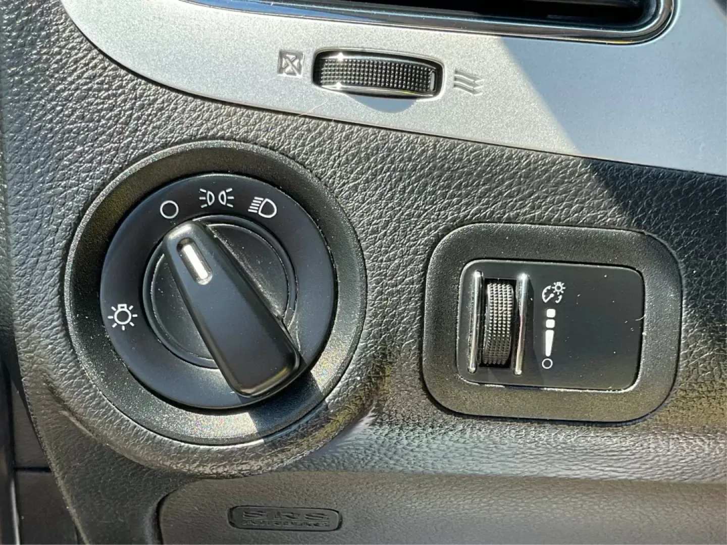 2015 Dodge Journey SE (3C4PDCABXFT) with an 2.4L L4 DOHC 16V engine, 4-Speed Automatic transmission, located at 1184 Kauffman Ave, Fairborn, OH, 45324, (937) 908-9800, 39.807072, -84.030914 - **Discover Adventure with the 2015 Dodge Journey at Advantage Car and Credit!**<br /> <br /> Are you ready to elevate your family outings or weekend getaways? The 2015 Dodge Journey SE is designed perfectly for those who crave adventure while requiring the comfort and safety of an SUV. Whether you'r - Photo#16