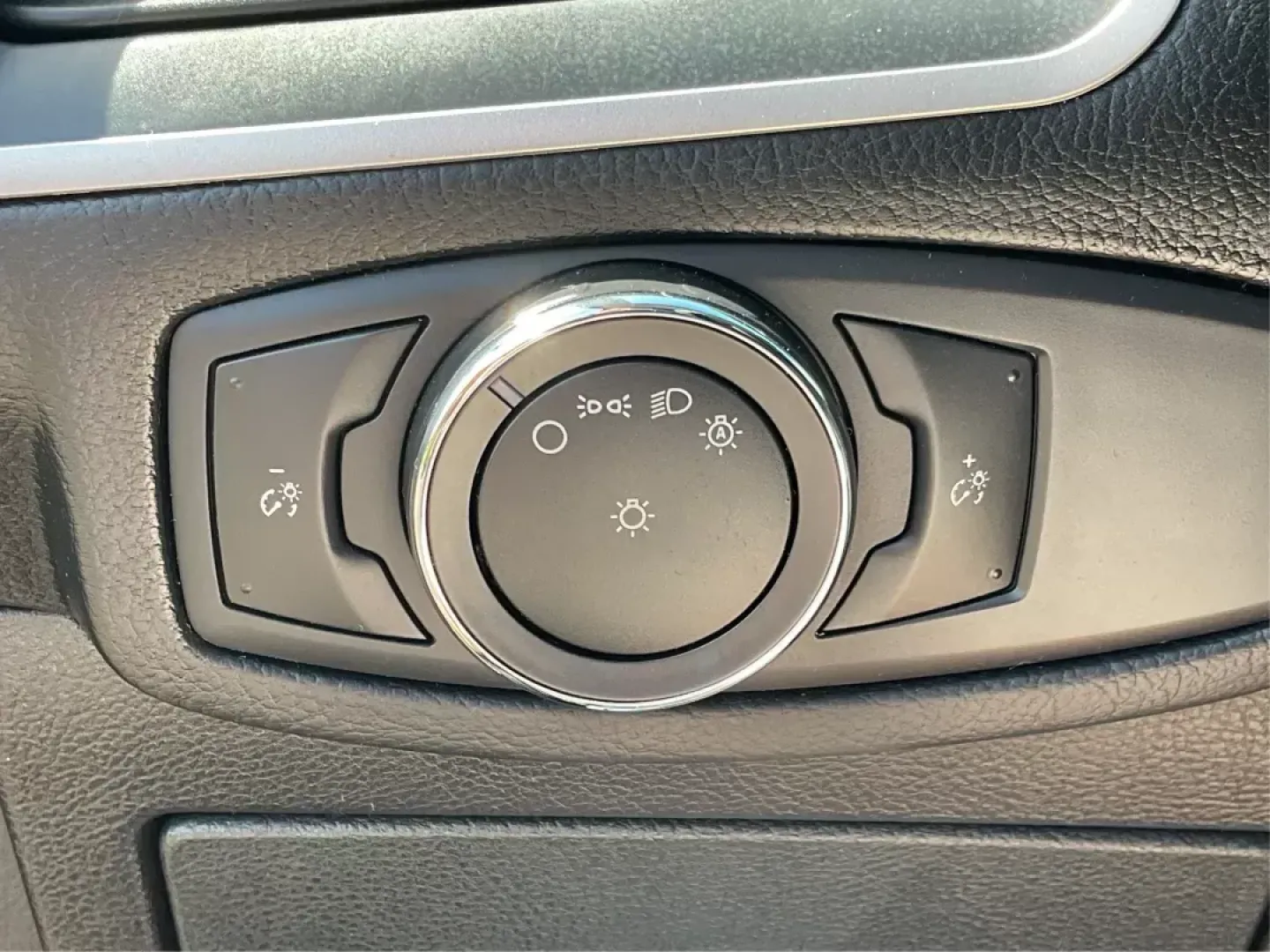 2015 Ford Edge SEL (2FMTK4J8XFB) with an Other engine, located at 1099 N County Rd 25A , Troy, OH, 45373, (937) 908-9800, 40.057079, -84.212883 - 2015 Ford Edge SEL - Photo#17