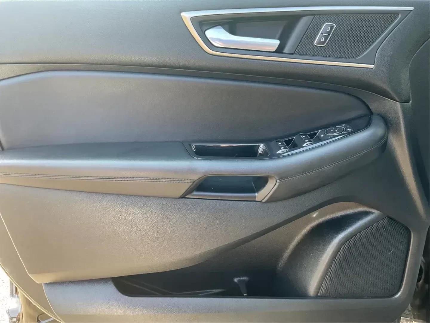 2015 Ford Edge SEL (2FMTK4J8XFB) with an Other engine, located at 1099 N County Rd 25A , Troy, OH, 45373, (937) 908-9800, 40.057079, -84.212883 - 2015 Ford Edge SEL - Photo#19