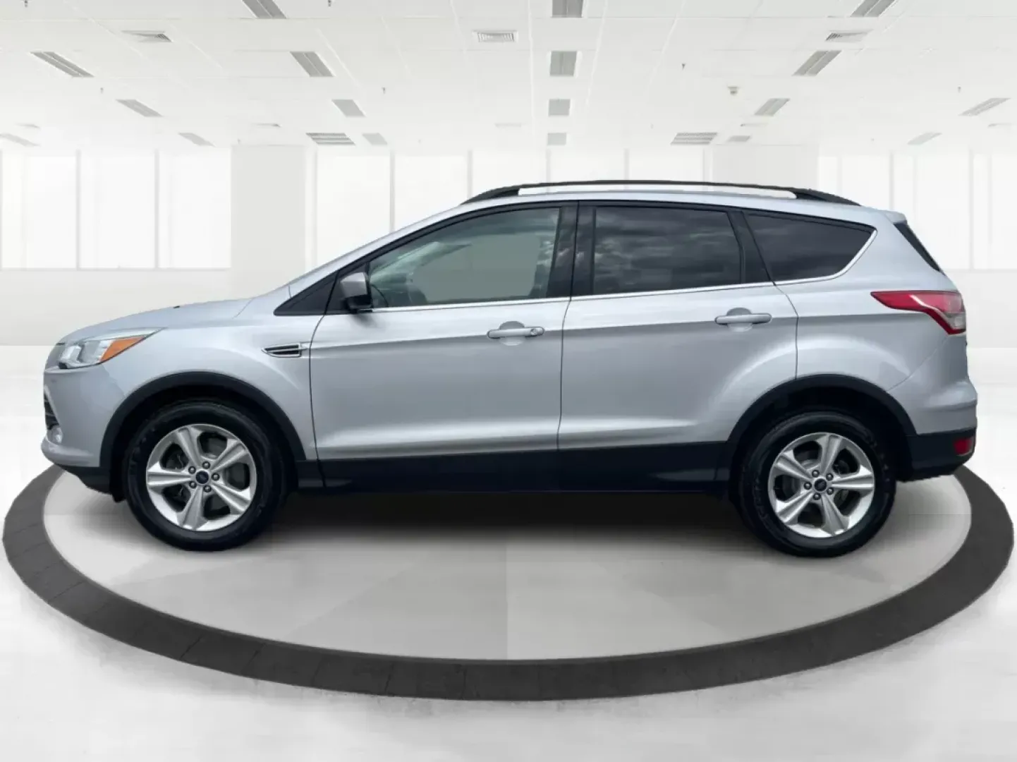 2015 Ford Escape SE (1FMCU9G9XFU) with an Other engine, located at 8750 N County Rd 25A, Piqua, OH, 45356, (937) 908-9800, 40.164391, -84.232513 - 2015 Ford Escape SE - Photo#4