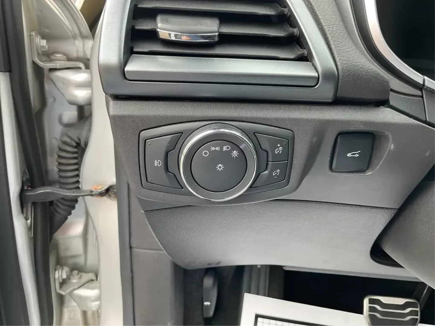 2015 Ford Fusion Titanium (3FA6P0K96FR) with an EcoBoost 2L I-4 gasoline direct injection engine, located at 401 Woodman Dr, Riverside, OH, 45431, (937) 908-9800, 39.760899, -84.123421 - 2015 Ford Fusion Titanium - Photo#17