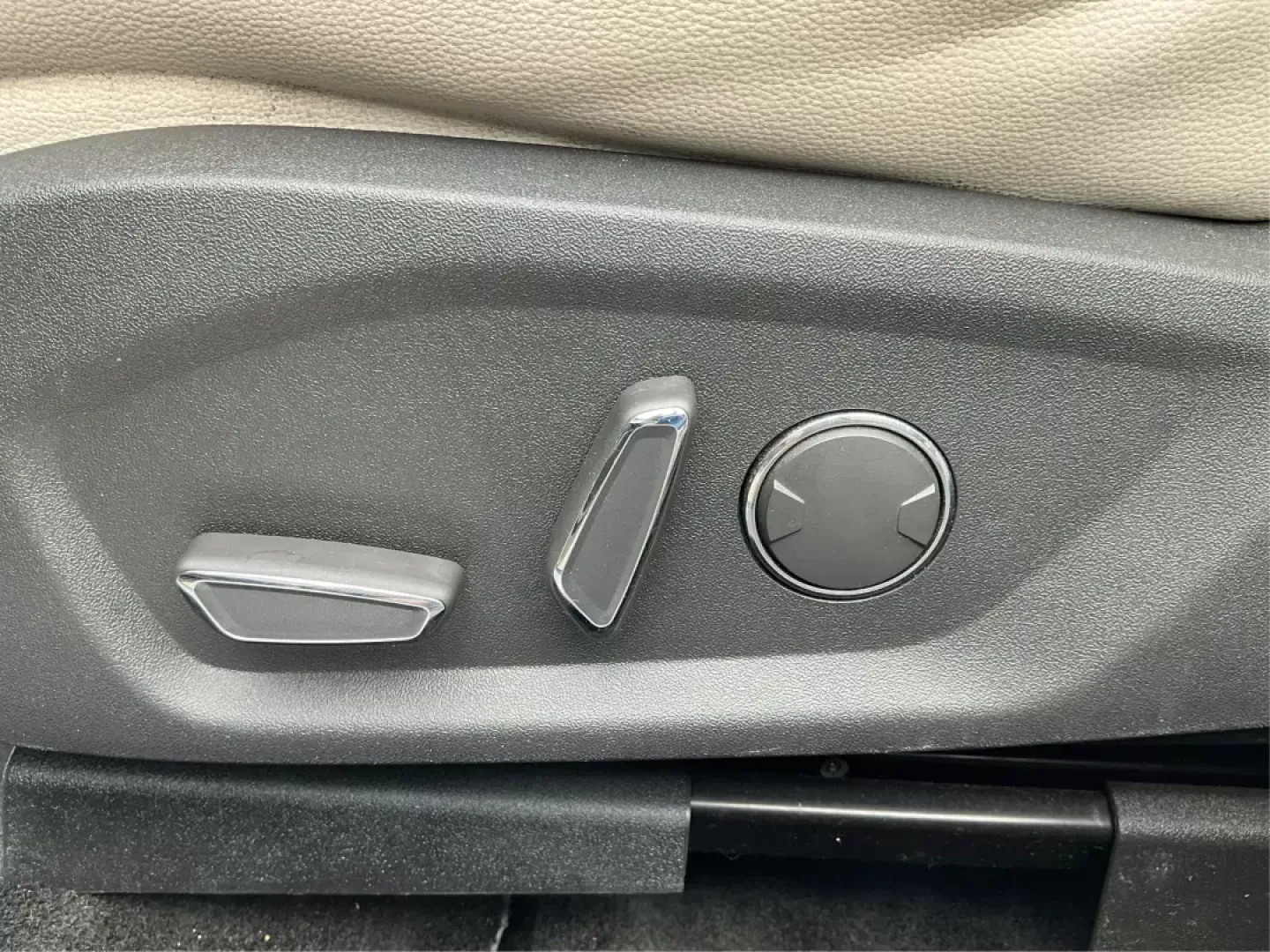 2015 Ford Fusion Titanium (3FA6P0K96FR) with an EcoBoost 2L I-4 gasoline direct injection engine, located at 401 Woodman Dr, Riverside, OH, 45431, (937) 908-9800, 39.760899, -84.123421 - 2015 Ford Fusion Titanium - Photo#18