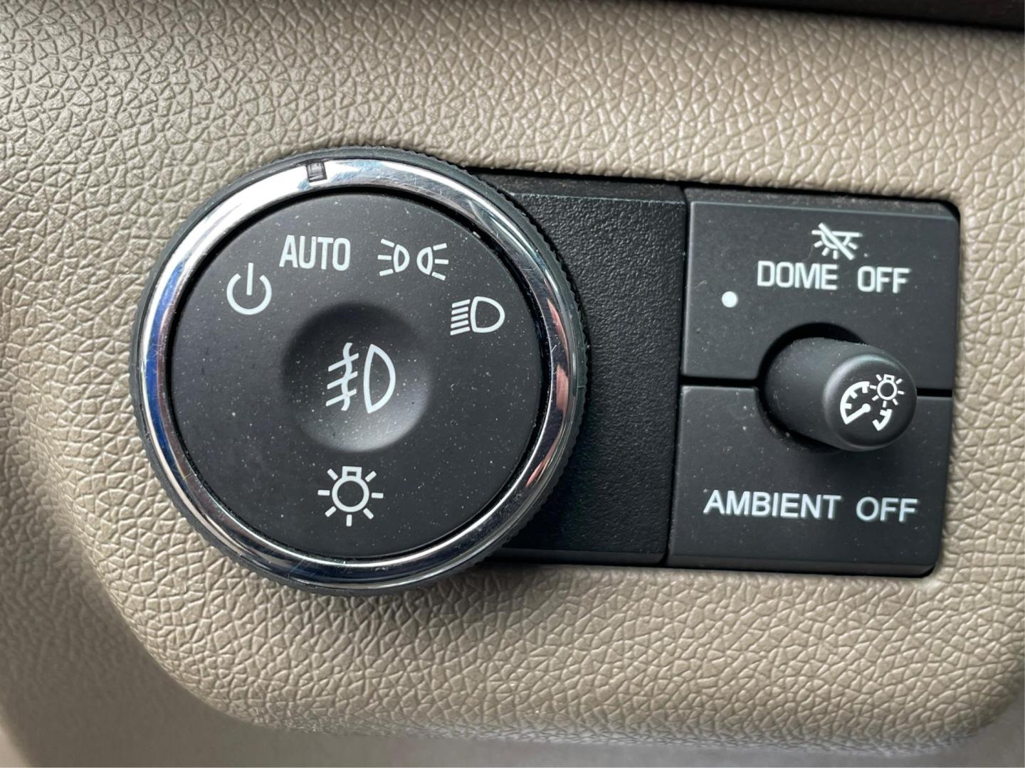 2015 GMC Acadia Denali (1GKKVTKD9FJ) with an 3.6L V-6 gasoline direct injection engine, located at 8750 N County Rd 25A, Piqua, OH, 45356, (937) 908-9800, 40.164391, -84.232513 - Third Row - Photo#16