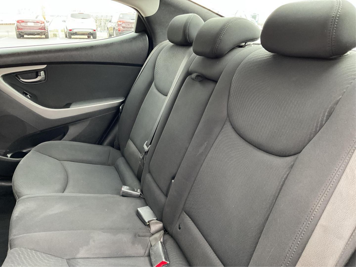 2015 Hyundai Elantra SE 6AT (KMHDH4AE0FU) with an 1.8L L4 DOHC 16V engine, 6-Speed Automatic transmission, located at 880 E. National Road, Vandalia, OH, 45377, (937) 908-9800, 39.891918, -84.183594 - 2015 Hyundai Elantra SE 6AT - Photo#9