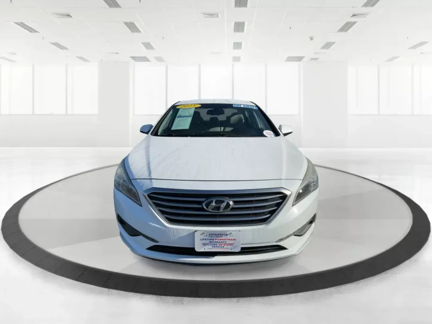 2015 Hyundai Sonata SE (5NPE24AF9FH) with an 2.4L I-4 gasoline direct injection engine, located at 1184 Kauffman Ave, Fairborn, OH, 45324, (937) 908-9800, 39.807072, -84.030914 - **Elevate Your Daily Commute with the 2015 Hyundai Sonata SE Perfect for Budget-Conscious Buyers in Fairborn, OH!**<br /> <br /> Are you in the market for a reliable sedan that perfectly balances style, functionality, and affordability? Look no further than the stunning 2015 Hyundai Sonata SE, avai - Photo#6