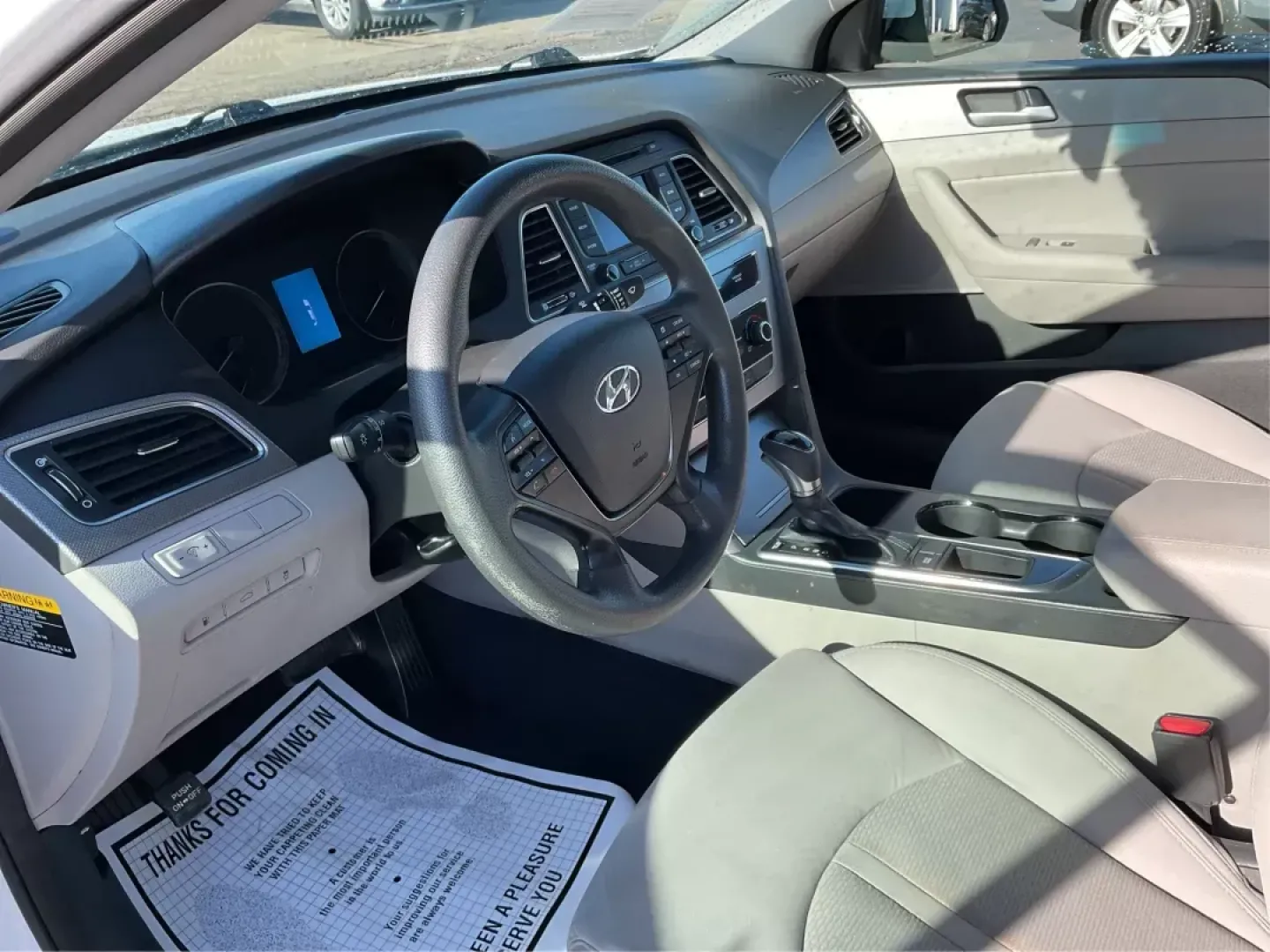 2015 Hyundai Sonata SE (5NPE24AF9FH) with an 2.4L I-4 gasoline direct injection engine, located at 1184 Kauffman Ave, Fairborn, OH, 45324, (937) 908-9800, 39.807072, -84.030914 - **Elevate Your Daily Commute with the 2015 Hyundai Sonata SE Perfect for Budget-Conscious Buyers in Fairborn, OH!**<br /> <br /> Are you in the market for a reliable sedan that perfectly balances style, functionality, and affordability? Look no further than the stunning 2015 Hyundai Sonata SE, avai - Photo#8