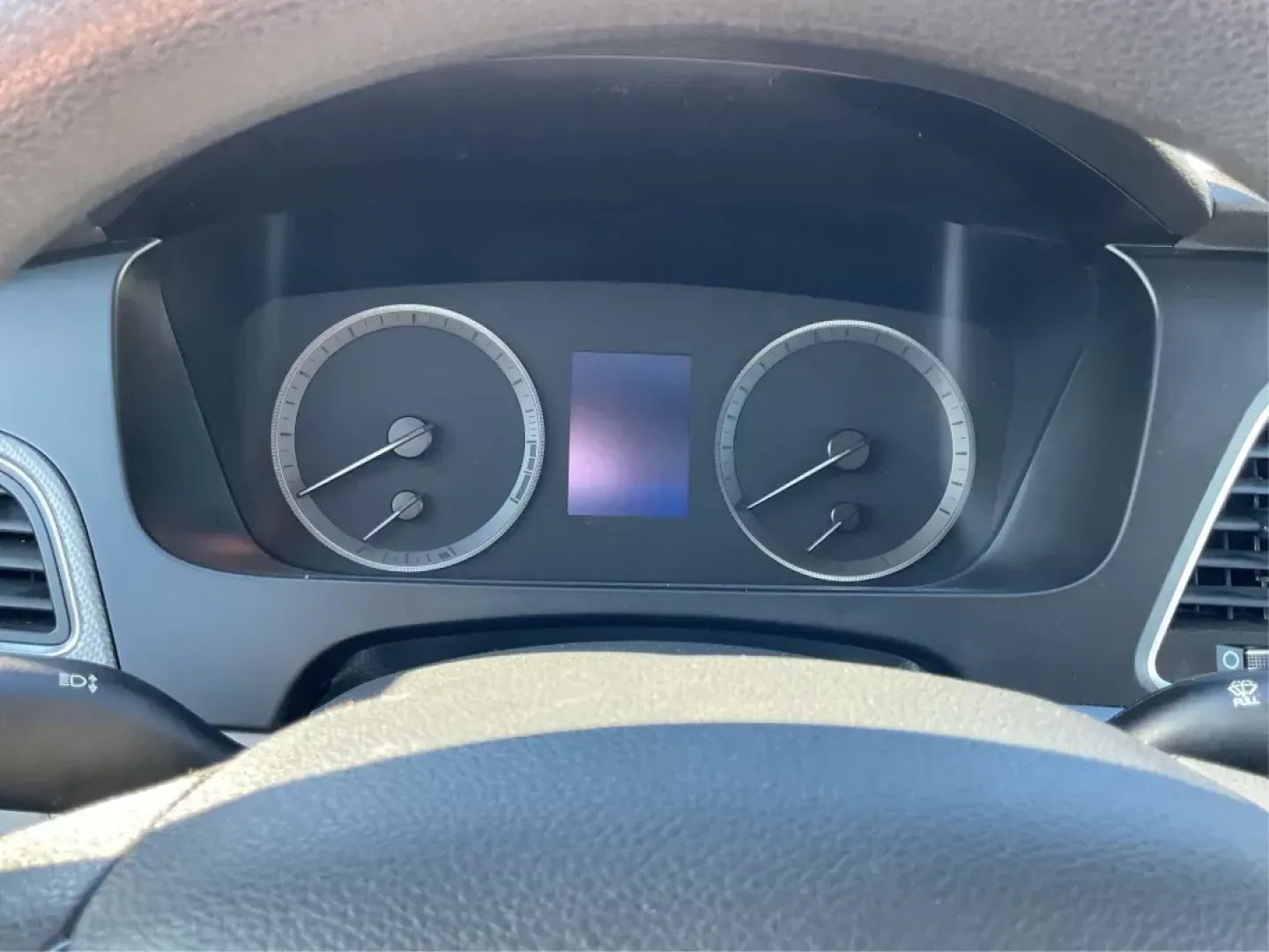 2015 Hyundai Sonata SE (5NPE24AF9FH) with an 2.4L I-4 gasoline direct injection engine, located at 1184 Kauffman Ave, Fairborn, OH, 45324, (937) 908-9800, 39.807072, -84.030914 - **Elevate Your Daily Commute with the 2015 Hyundai Sonata SE Perfect for Budget-Conscious Buyers in Fairborn, OH!**<br /> <br /> Are you in the market for a reliable sedan that perfectly balances style, functionality, and affordability? Look no further than the stunning 2015 Hyundai Sonata SE, avai - Photo#14