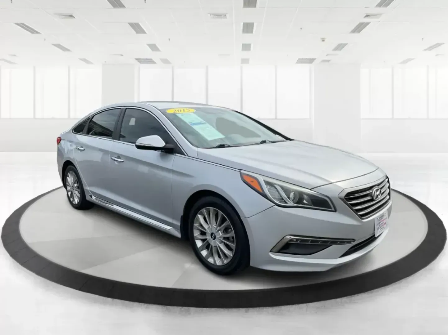 2015 Hyundai Sonata Limited (5NPE34AF6FH) with an 2.4L I-4 gasoline direct injection engine, located at 401 Woodman Dr, Riverside, OH, 45431, (937) 908-9800, 39.760899, -84.123421 - 2015 Hyundai Sonata Limited - Photo#0