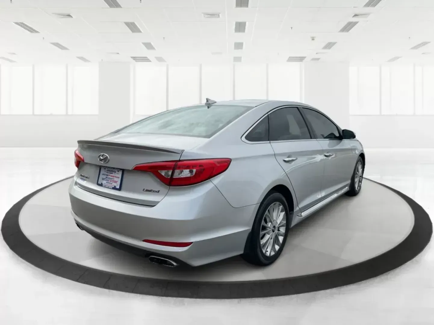 2015 Hyundai Sonata Limited (5NPE34AF6FH) with an 2.4L I-4 gasoline direct injection engine, located at 401 Woodman Dr, Riverside, OH, 45431, (937) 908-9800, 39.760899, -84.123421 - 2015 Hyundai Sonata Limited - Photo#2