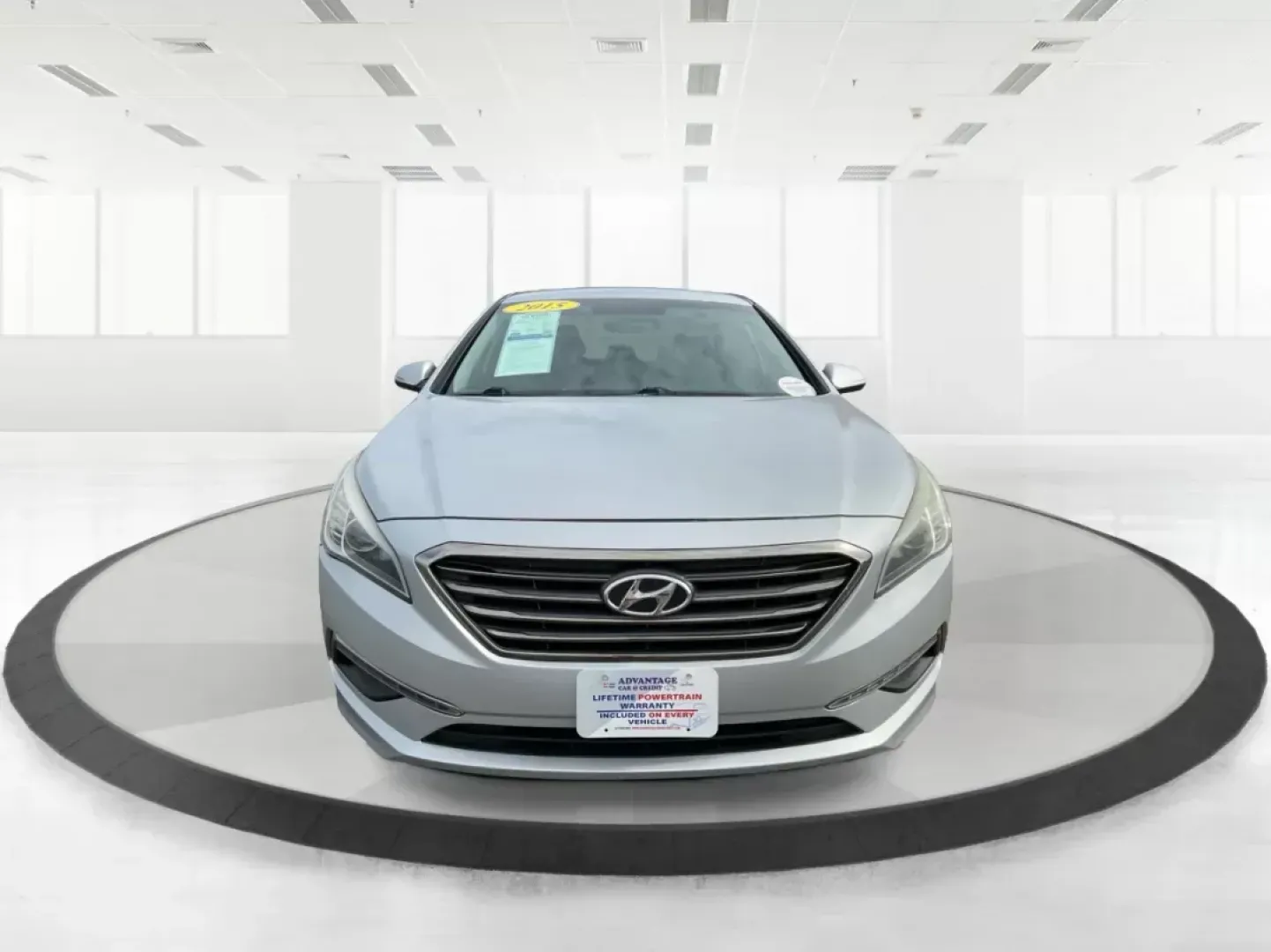 2015 Hyundai Sonata Limited (5NPE34AF6FH) with an 2.4L I-4 gasoline direct injection engine, located at 401 Woodman Dr, Riverside, OH, 45431, (937) 908-9800, 39.760899, -84.123421 - 2015 Hyundai Sonata Limited - Photo#7