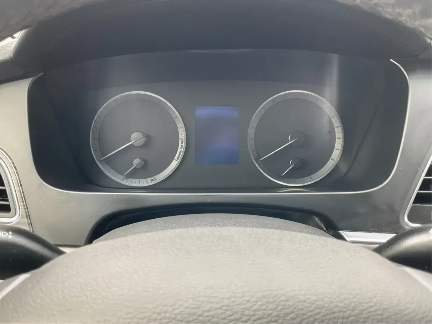 2015 Hyundai Sonata Limited (5NPE34AF6FH) with an 2.4L I-4 gasoline direct injection engine, located at 401 Woodman Dr, Riverside, OH, 45431, (937) 908-9800, 39.760899, -84.123421 - 2015 Hyundai Sonata Limited - Photo#15