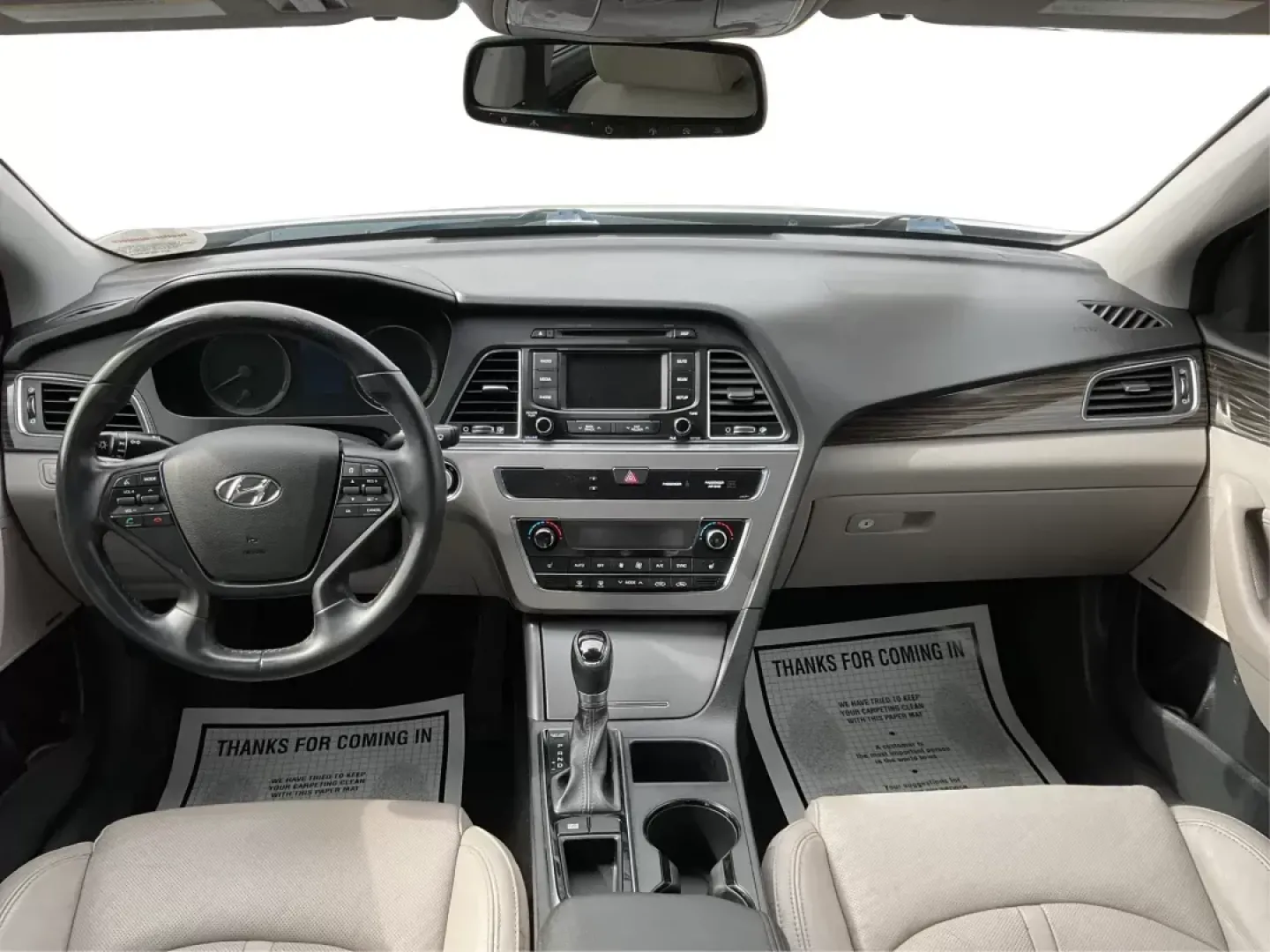 2015 Hyundai Sonata Limited (5NPE34AF6FH) with an 2.4L I-4 gasoline direct injection engine, located at 401 Woodman Dr, Riverside, OH, 45431, (937) 908-9800, 39.760899, -84.123421 - 2015 Hyundai Sonata Limited - Photo#20