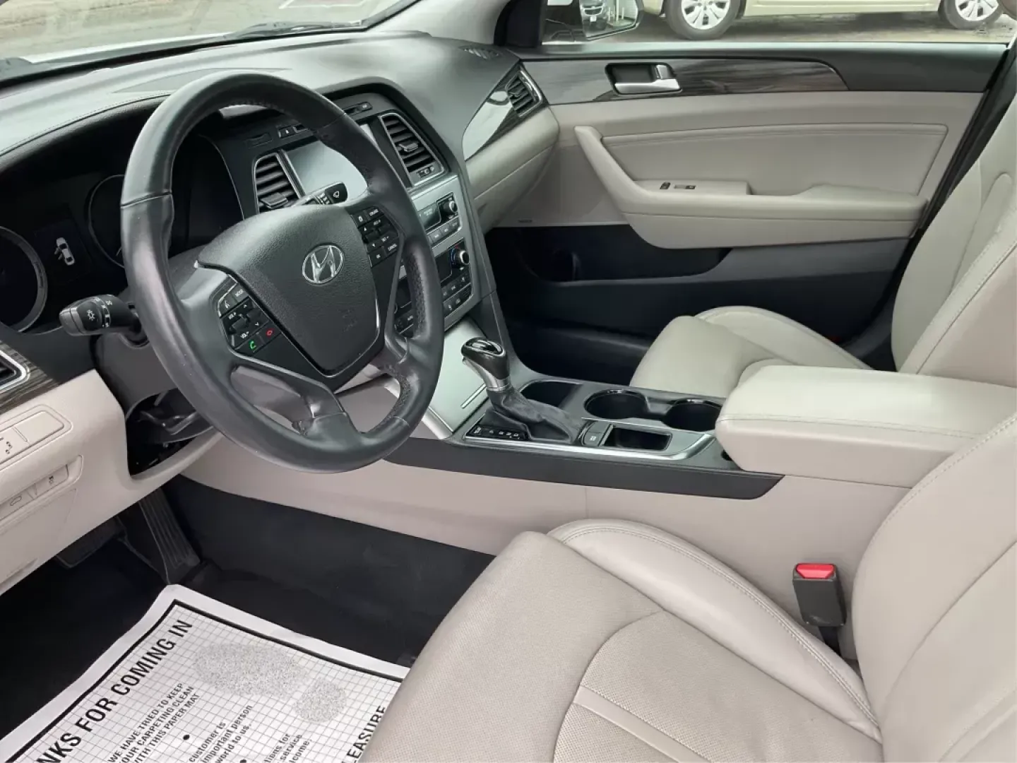 2015 Hyundai Sonata Limited (5NPE34AF5FH) with an 2.4L I-4 gasoline direct injection engine, located at 4508 South Dixie Dr, Moraine, OH, 45439, (937) 908-9800, 39.689976, -84.218452 - 2015 Hyundai Sonata Limited - Photo#8