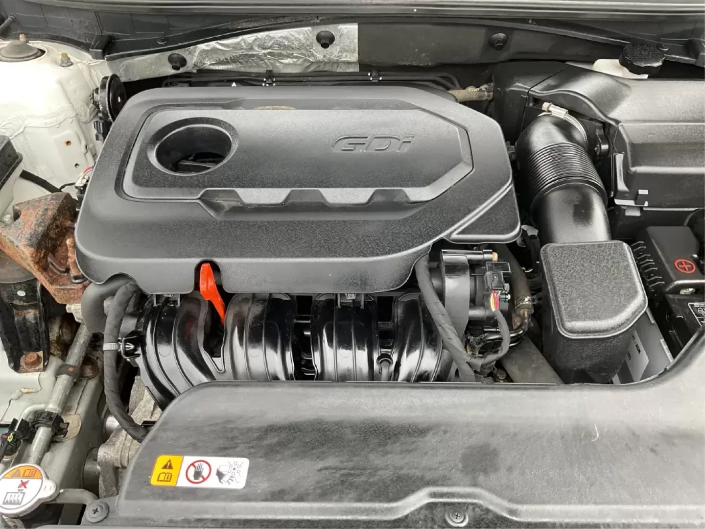 2015 Hyundai Sonata Limited (5NPE34AF5FH) with an 2.4L I-4 gasoline direct injection engine, located at 4508 South Dixie Dr, Moraine, OH, 45439, (937) 908-9800, 39.689976, -84.218452 - 2015 Hyundai Sonata Limited - Photo#10