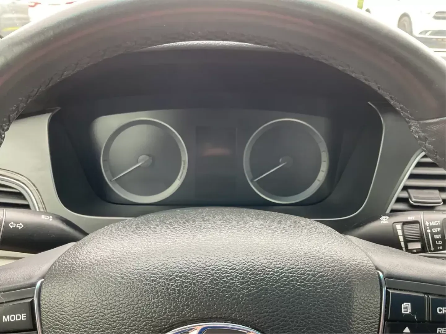 2015 Hyundai Sonata Limited (5NPE34AF5FH) with an 2.4L I-4 gasoline direct injection engine, located at 4508 South Dixie Dr, Moraine, OH, 45439, (937) 908-9800, 39.689976, -84.218452 - 2015 Hyundai Sonata Limited - Photo#14