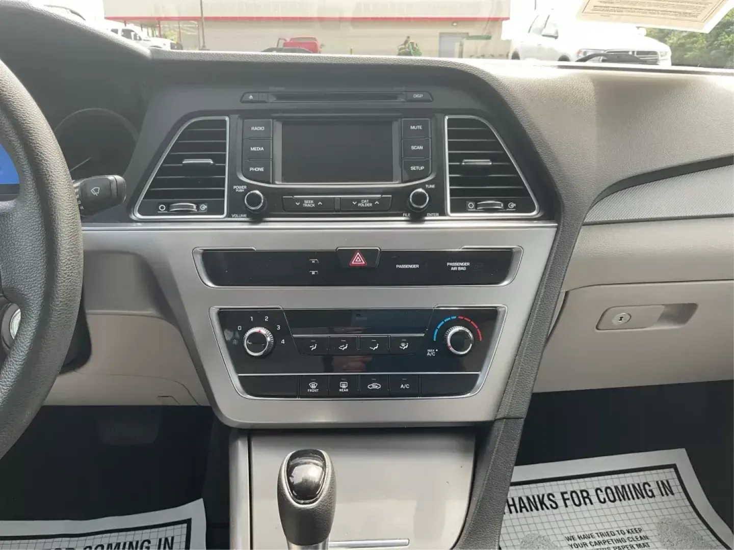 2015 Hyundai Sonata SE (5NPE24AF4FH) with an 2.4L I-4 gasoline direct injection engine, located at 4508 South Dixie Dr, Moraine, OH, 45439, (937) 908-9800, 39.689976, -84.218452 - 2015 Hyundai Sonata SE - Photo#12