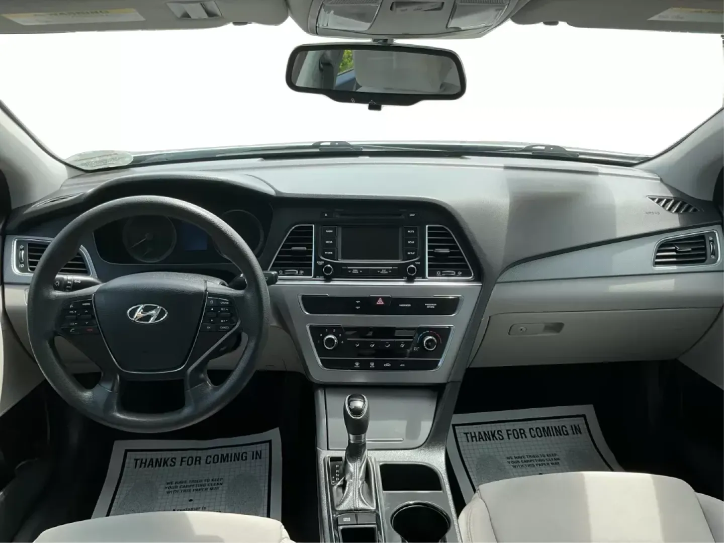 2015 Hyundai Sonata SE (5NPE24AF4FH) with an 2.4L I-4 gasoline direct injection engine, located at 4508 South Dixie Dr, Moraine, OH, 45439, (937) 908-9800, 39.689976, -84.218452 - 2015 Hyundai Sonata SE - Photo#19