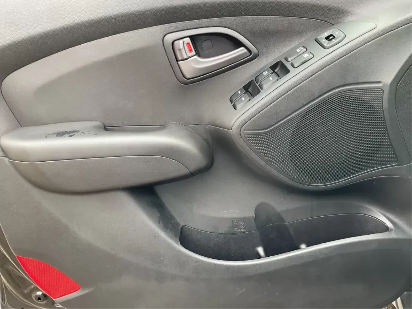 2015 Hyundai Tucson GLS (KM8JTCAF1FU) with an Nu 2L I-4 gasoline direct injection engine, located at 1184 Kauffman Ave, Fairborn, OH, 45324, (937) 908-9800, 39.807072, -84.030914 - 2015 Hyundai Tucson GLS - Photo#16
