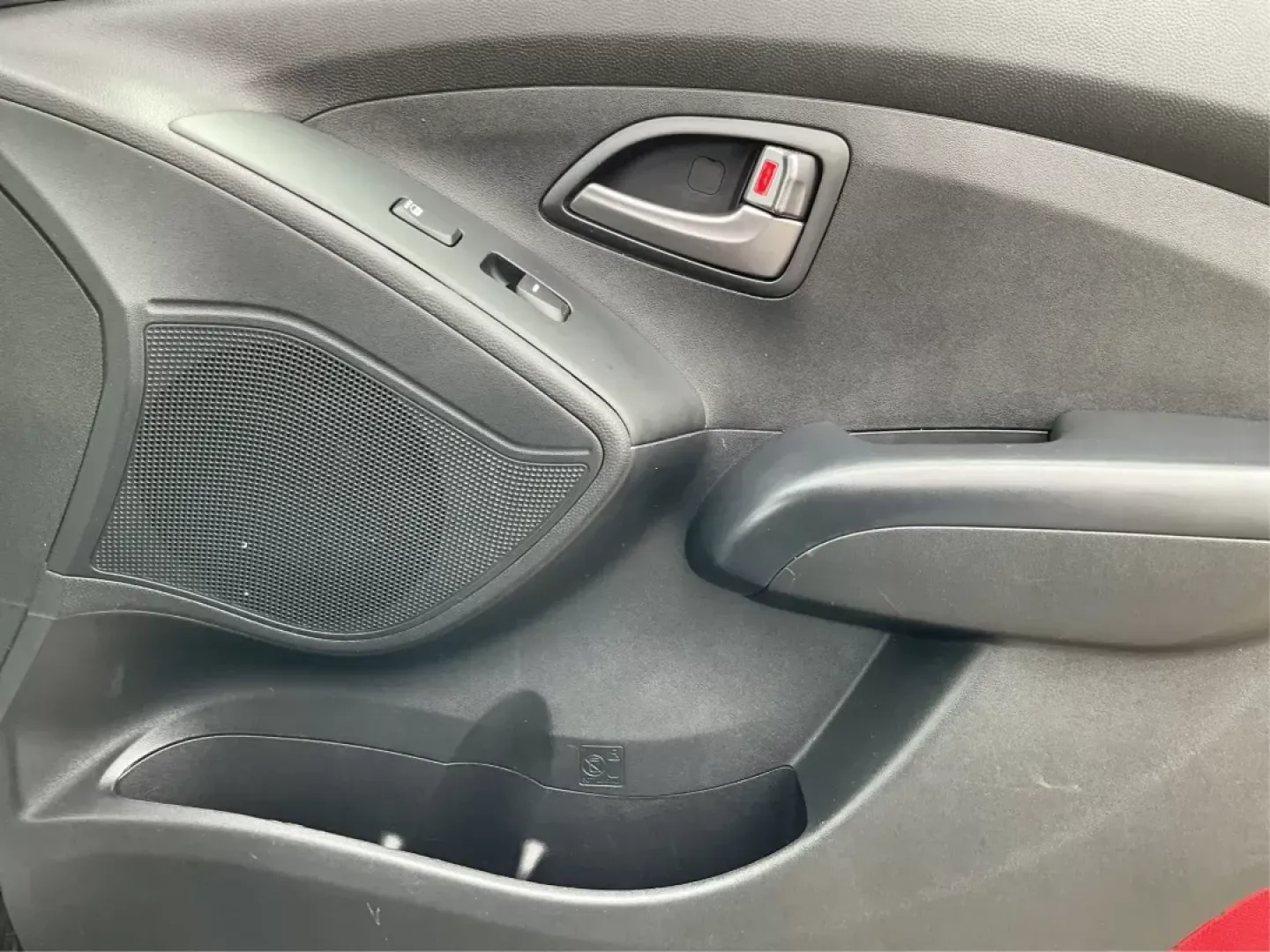 2015 Hyundai Tucson GLS (KM8JTCAF1FU) with an Nu 2L I-4 gasoline direct injection engine, located at 1184 Kauffman Ave, Fairborn, OH, 45324, (937) 908-9800, 39.807072, -84.030914 - 2015 Hyundai Tucson GLS - Photo#17