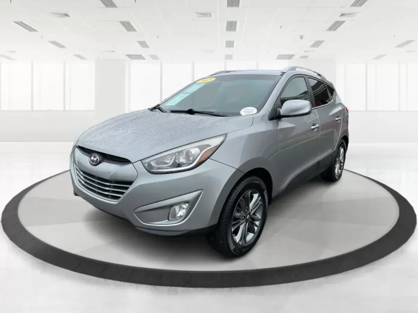 2015 Hyundai Tucson SE (KM8JUCAG2FU) with an Theta II 2.4L I-4 gasoline direct injection engine, located at 880 E. National Road, Vandalia, OH, 45377, (937) 908-9800, 39.891918, -84.183594 - 2015 Hyundai Tucson SE - Photo#7