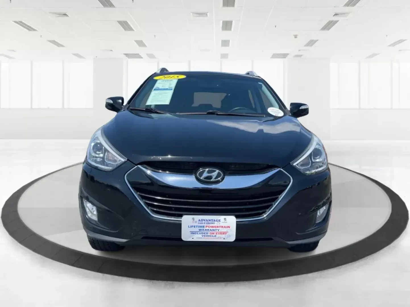2015 Hyundai Tucson Limited (KM8JUCAG0FU) with an Theta II 2.4L I-4 gasoline direct injection engine, located at 401 Woodman Dr, Riverside, OH, 45431, (937) 908-9800, 39.760899, -84.123421 - Elevate your adventures with the 2015 Hyundai Tucson Limited, an exceptional SUV that blends style, comfort, and practicality-perfect for families, commuters, and weekend warriors alike. Whether you're navigating the bustling streets of Fairborn or planning a scenic road trip to nearby attractions l - Photo#6