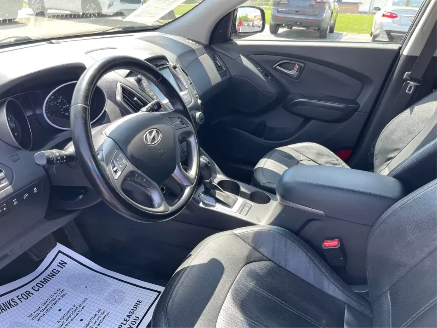 2015 Hyundai Tucson Limited (KM8JUCAG0FU) with an Theta II 2.4L I-4 gasoline direct injection engine, located at 401 Woodman Dr, Riverside, OH, 45431, (937) 908-9800, 39.760899, -84.123421 - Elevate your adventures with the 2015 Hyundai Tucson Limited, an exceptional SUV that blends style, comfort, and practicality-perfect for families, commuters, and weekend warriors alike. Whether you're navigating the bustling streets of Fairborn or planning a scenic road trip to nearby attractions l - Photo#8