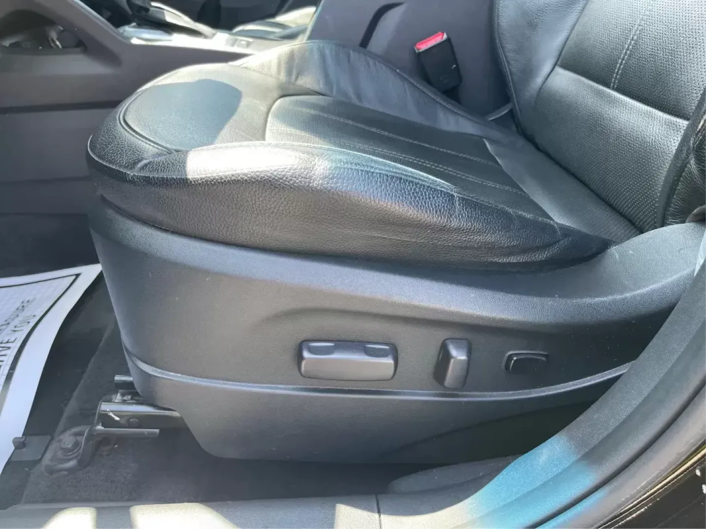 2015 Hyundai Tucson Limited (KM8JUCAG0FU) with an Theta II 2.4L I-4 gasoline direct injection engine, located at 401 Woodman Dr, Riverside, OH, 45431, (937) 908-9800, 39.760899, -84.123421 - Elevate your adventures with the 2015 Hyundai Tucson Limited, an exceptional SUV that blends style, comfort, and practicality-perfect for families, commuters, and weekend warriors alike. Whether you're navigating the bustling streets of Fairborn or planning a scenic road trip to nearby attractions l - Photo#17