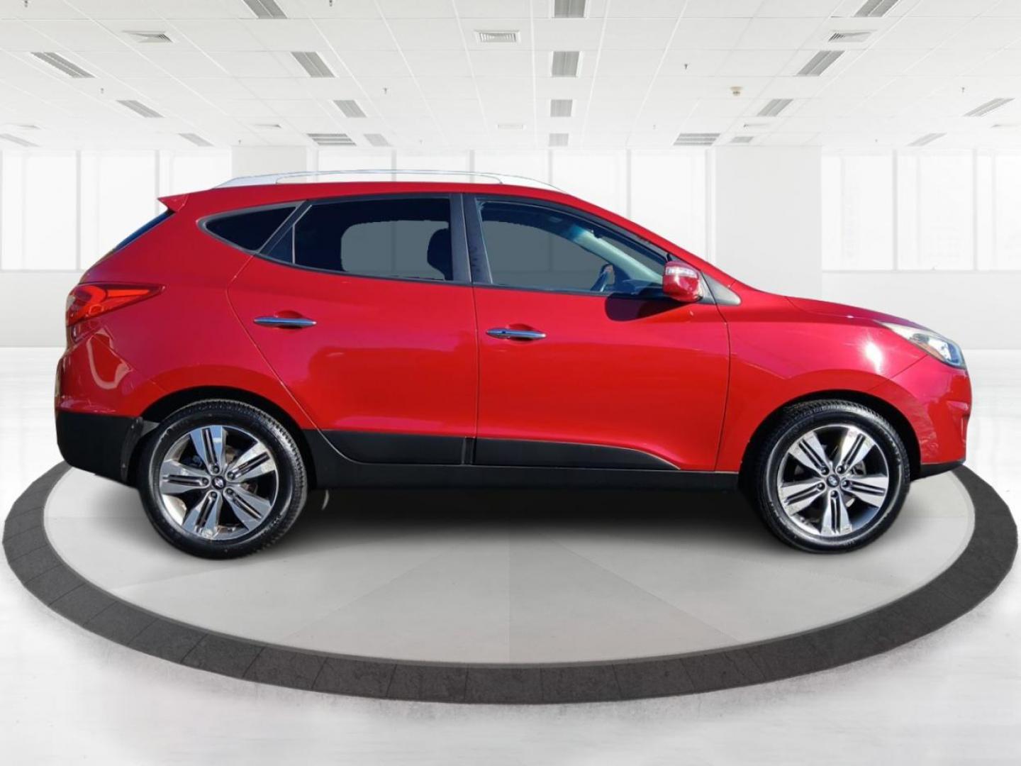 2015 Hyundai Tucson Limited AWD (KM8JUCAG4FU) with an 2.4L L4 DOHC 16V engine, 6-Speed Automatic transmission, located at 1230 East Main St, Xenia, OH, 45385, (937) 908-9800, 39.688026, -83.910172 - 2015 Hyundai Tucson Limited AWD - Photo#1