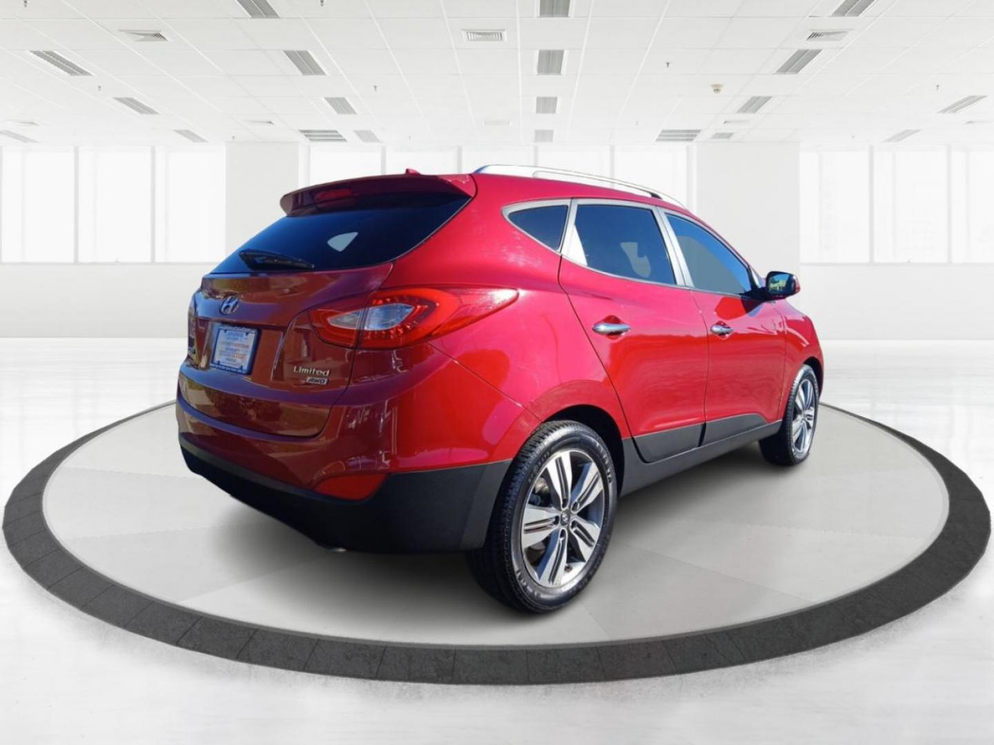 2015 Hyundai Tucson Limited AWD (KM8JUCAG4FU) with an 2.4L L4 DOHC 16V engine, 6-Speed Automatic transmission, located at 1230 East Main St, Xenia, OH, 45385, (937) 908-9800, 39.688026, -83.910172 - 2015 Hyundai Tucson Limited AWD - Photo#2