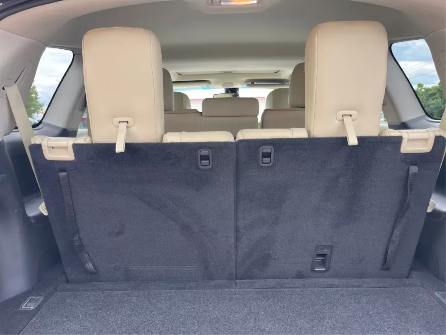 2015 Infiniti QX60 Base (5N1AL0MM9FC) with an Other engine, located at 4508 South Dixie Dr, Moraine, OH, 45439, (937) 908-9800, 39.689976, -84.218452 - Third Row - Photo#10